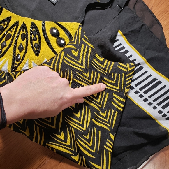 💥CLOSING SALE💥NICOLE MILLER Beaded Flowy Top - Picture 7 of 7